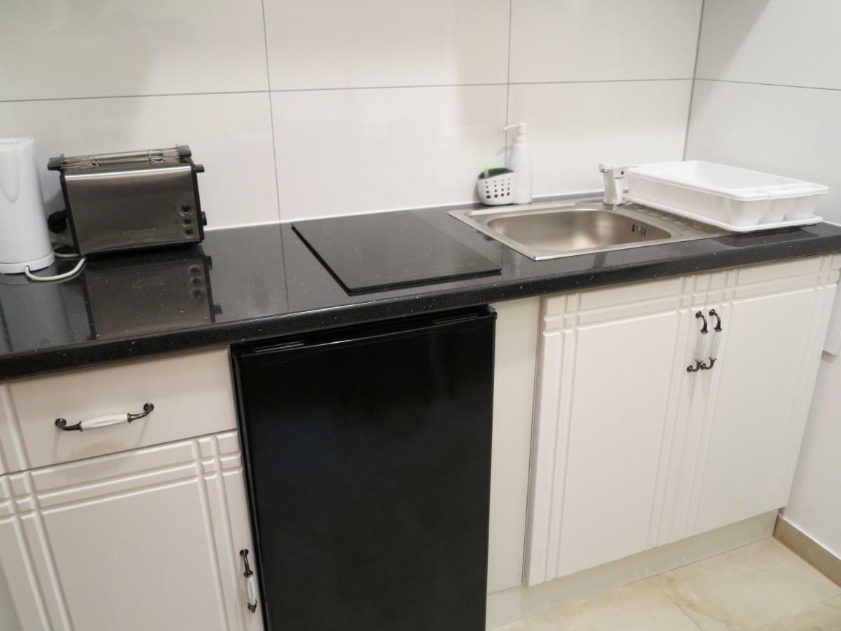 וינה Small Luxury Kapitol Apartment מראה חיצוני תמונה